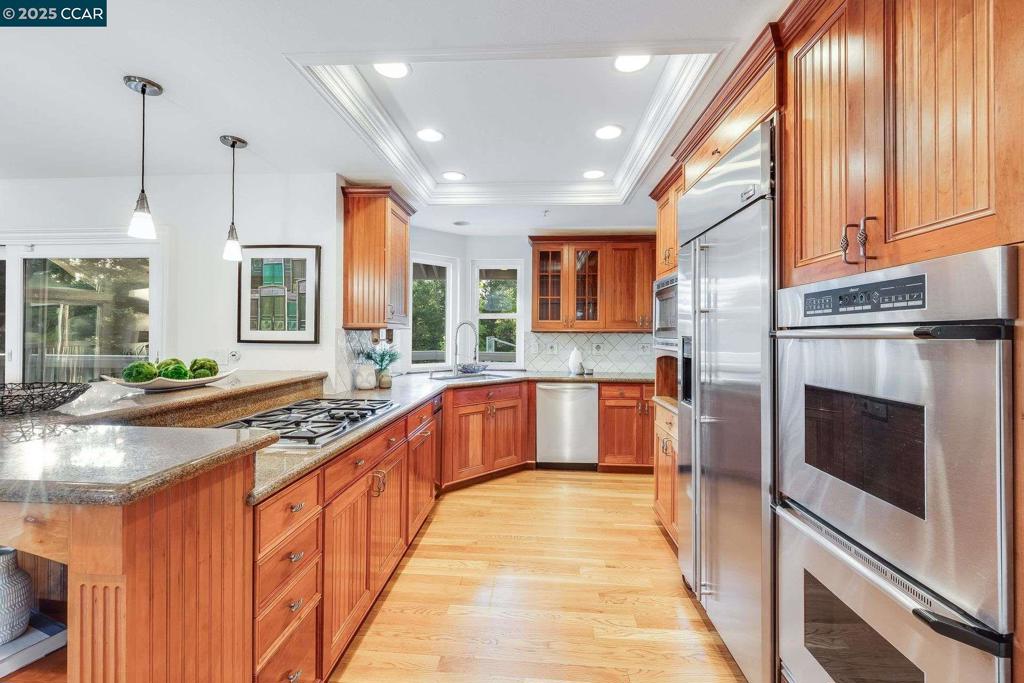 SANDERS RANCH - Residential