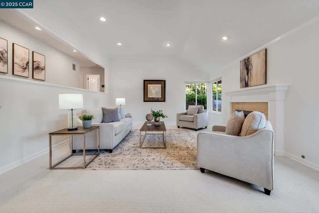 SANDERS RANCH - Residential
