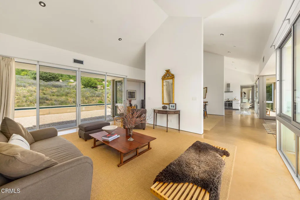 Ojai, California 93023, United States, 4 Bedrooms Bedrooms, ,3 BathroomsBathrooms,Residential,Active,232121