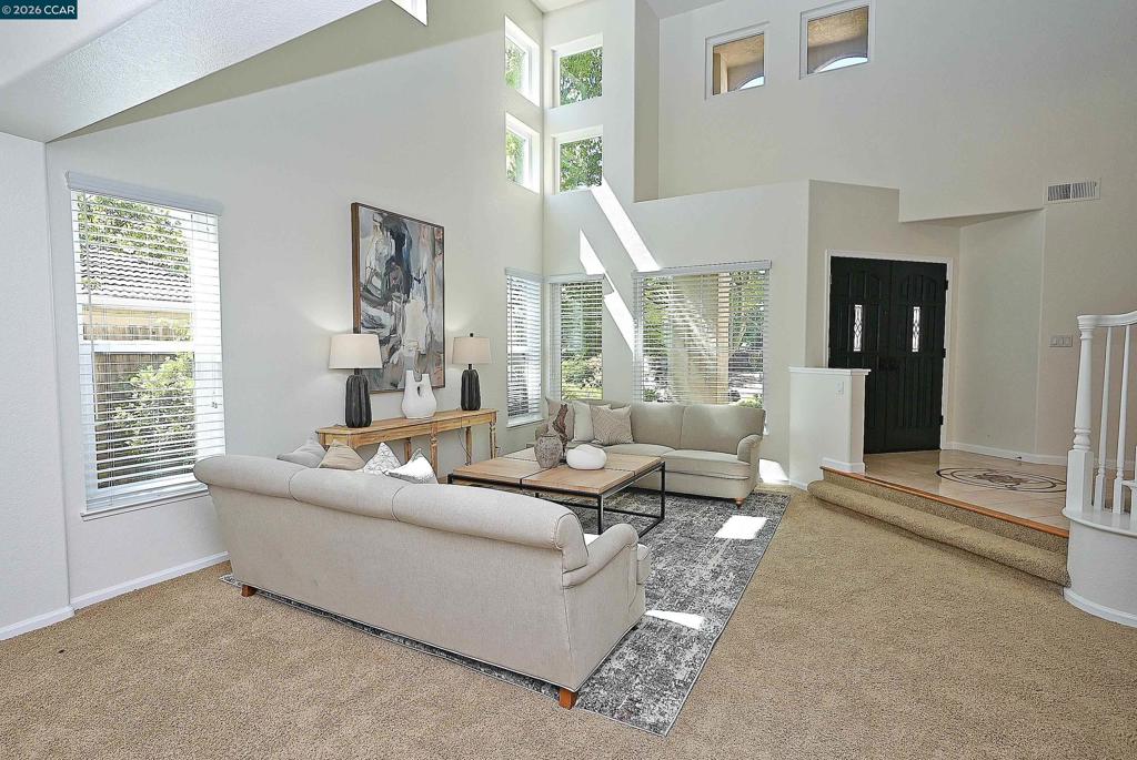 496 Panorama Dr
