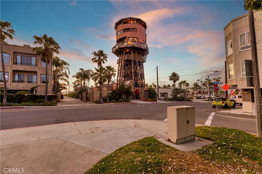 Photo of 1 Anderson St, Seal Beach, CA 90743 (MLS # IG25232540)