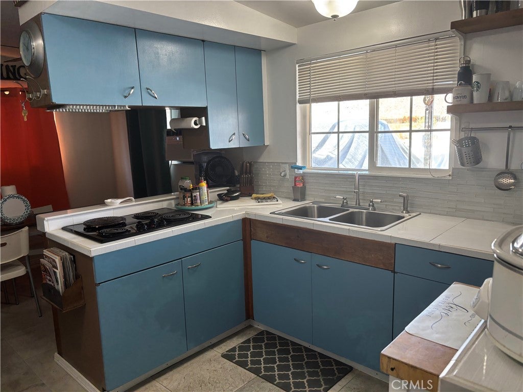 6925 Manzanita