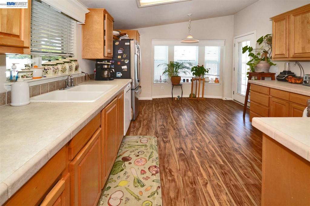 3263 Vineyard Ave. #108