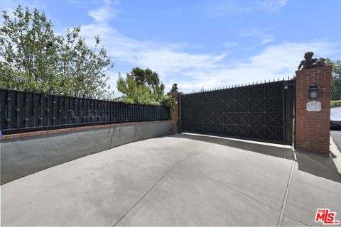 12917 Galewood Street Studio City CA 91604