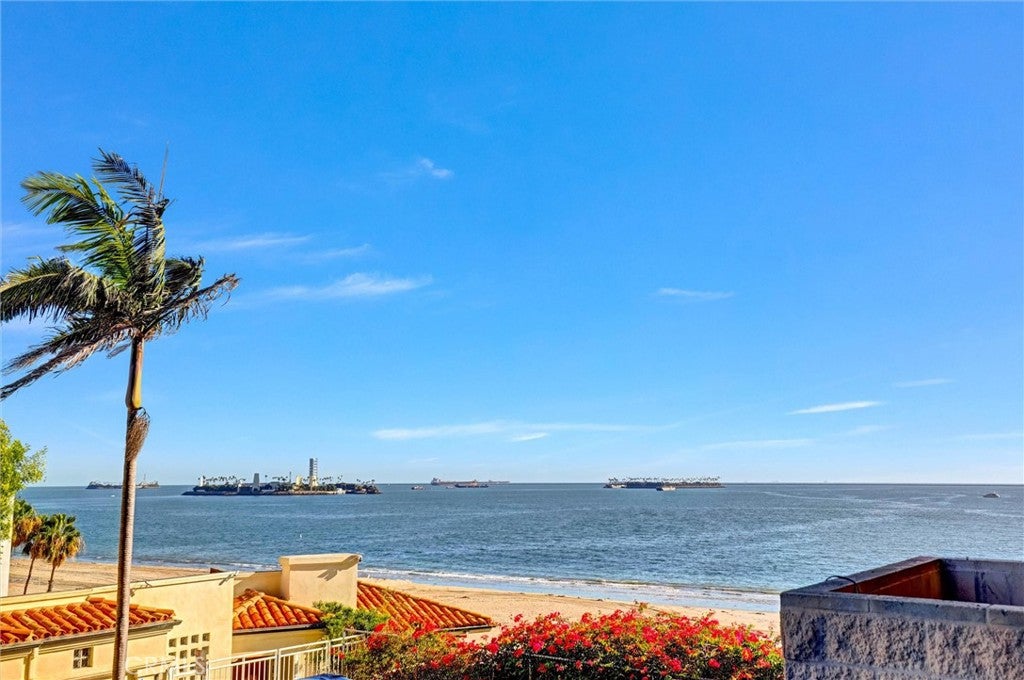 1750 E Ocean Boulevard 204