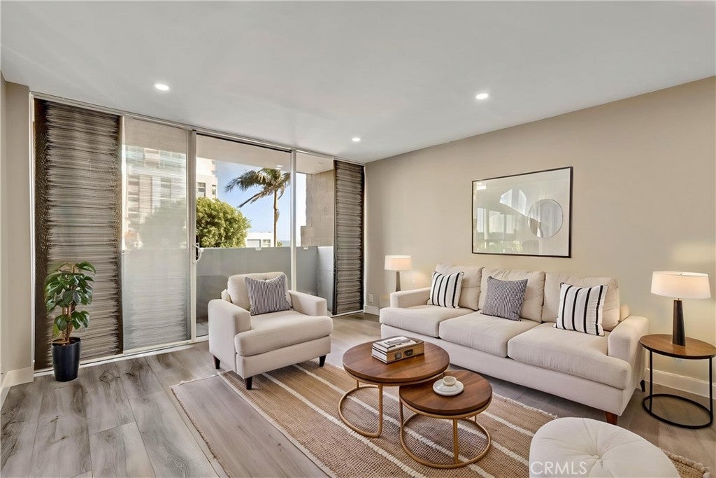 1750 E Ocean Boulevard 204