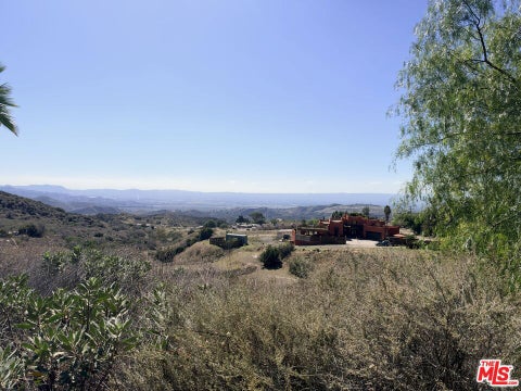 Photo of 1307 Kagel Canyon Rd, Sylmar, CA 91342 (MLS # 26105489)