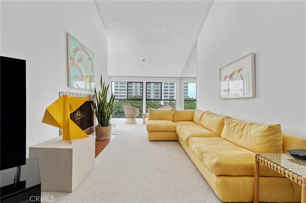 Properties 4 2910 Neilson Way 503
