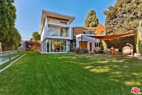 831 Georgina Avenue Santa Monica CA 90402