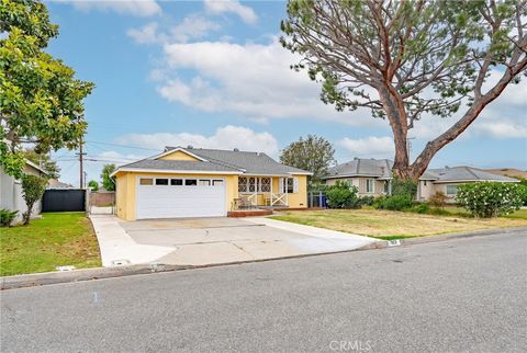 Photo of 1113 N Calvados Ave, Covina, CA 91722 (MLS # WS26084786)