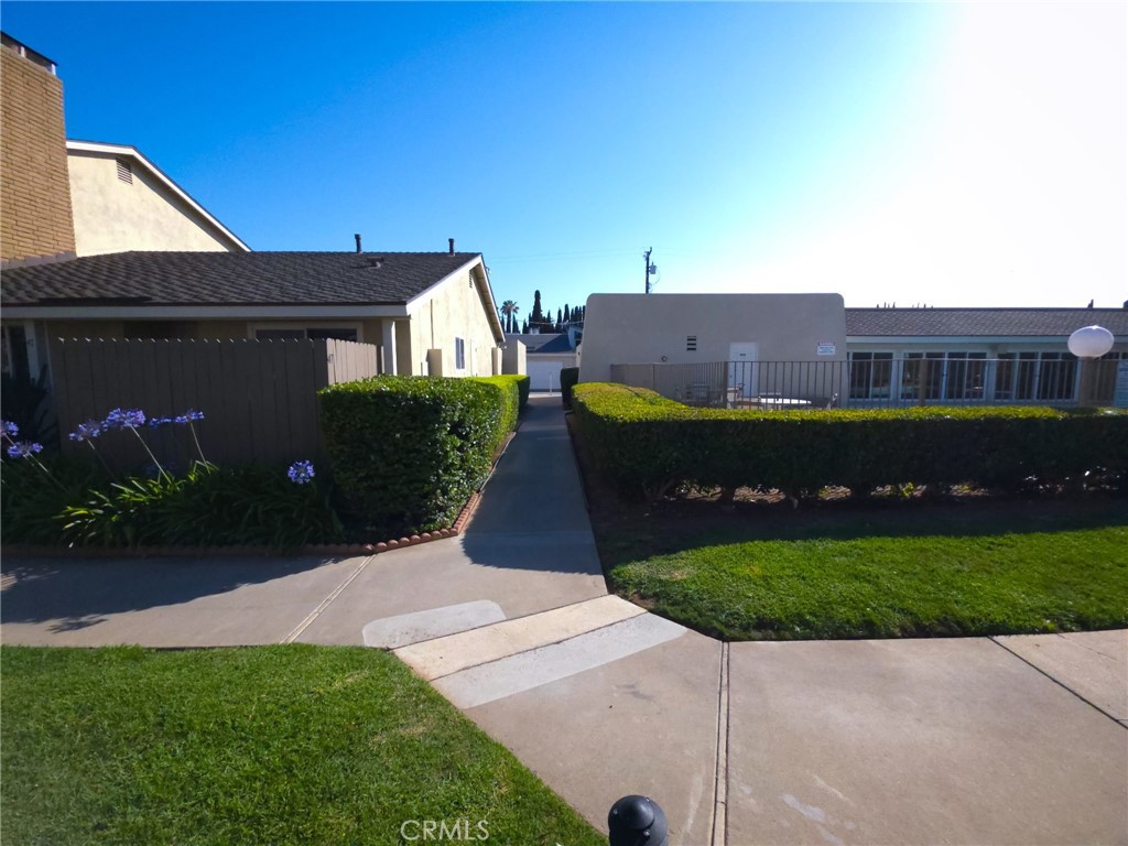 12700 Newport 47
