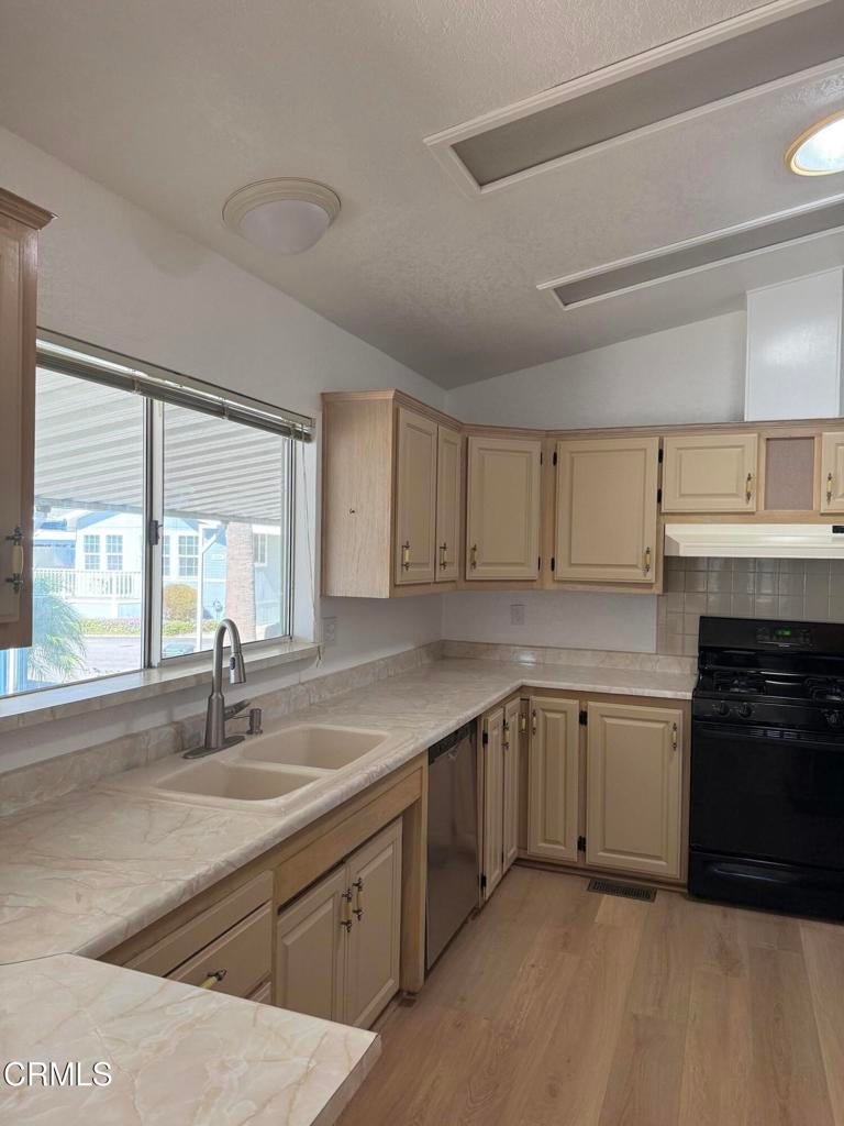 1215 Anchors Way Drive 11