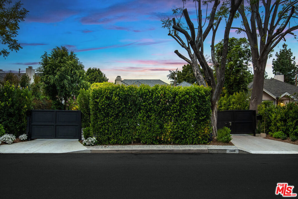 13109 Valley Vista Boulevard
