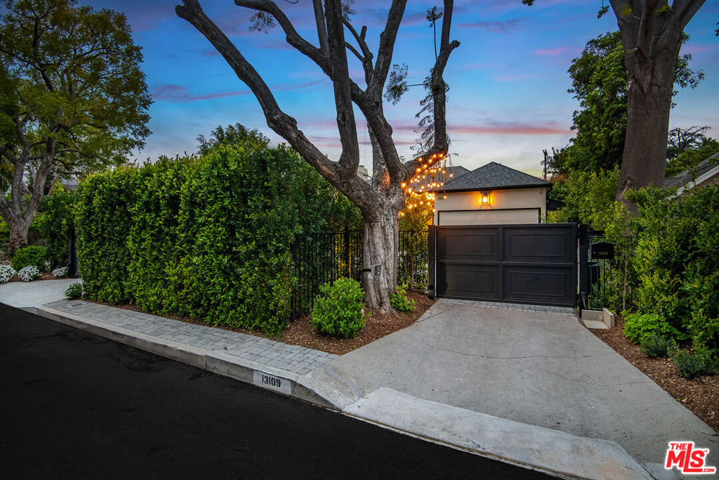 13109 Valley Vista Boulevard