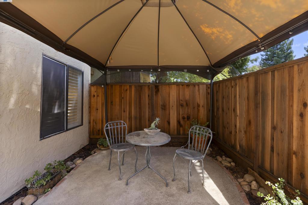 GARDEN COMMON - Residential