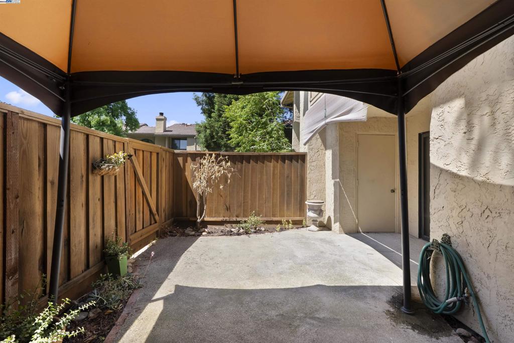 GARDEN COMMON - Residential