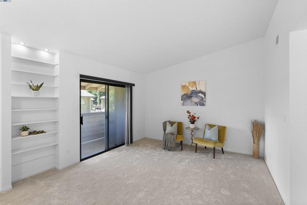 GARDEN COMMON - Residential