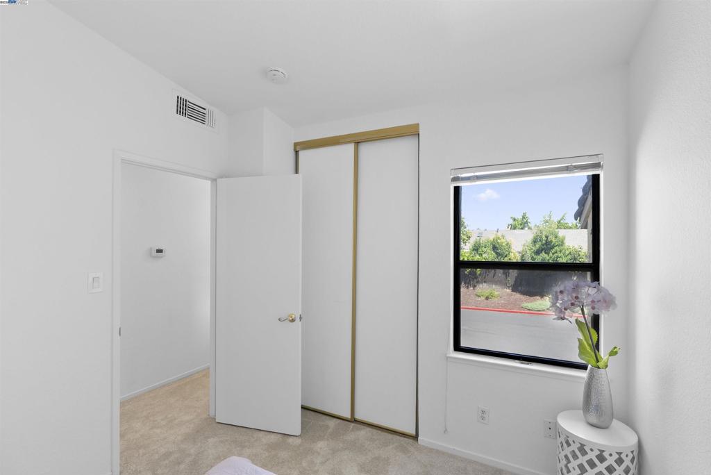 GARDEN COMMON - Residential