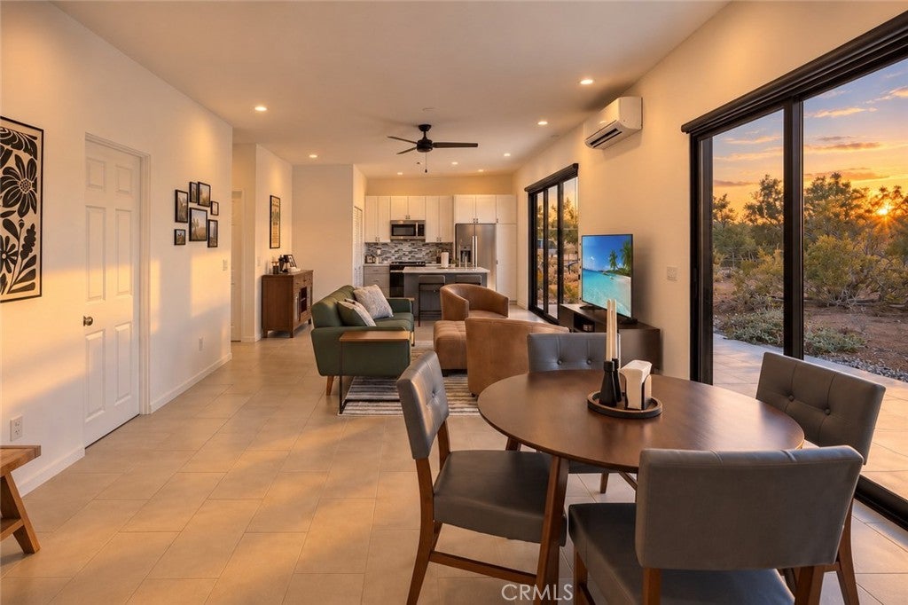 60194 La Mirada Trail