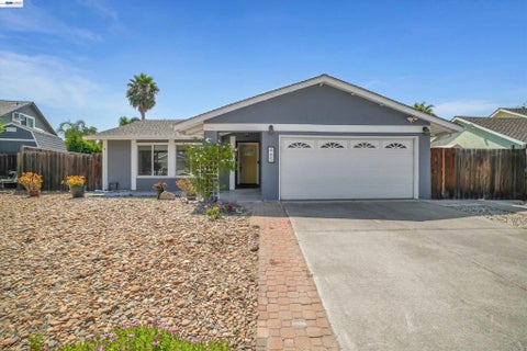 Photo of 465 Swan Dr DR, Livermore, CA 94551 (MLS # 41144506)