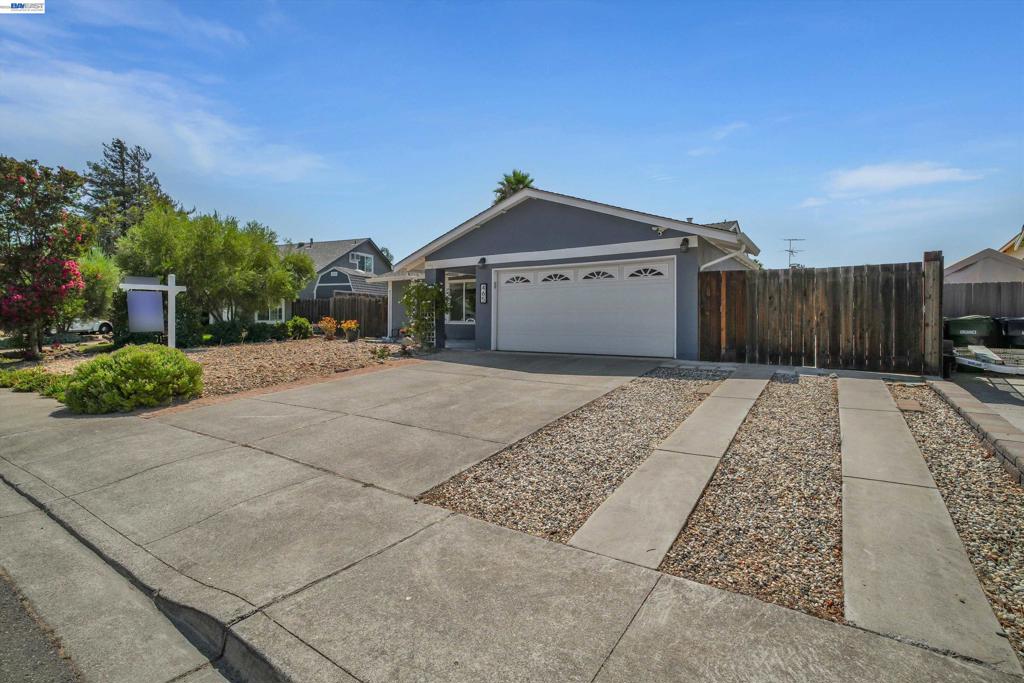 465 Swan Dr DR, Livermore CA 94551