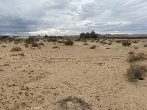 Photo of 0 Bell Mountain Rd, Apple Valley, CA 92307 (MLS # HD26051908)