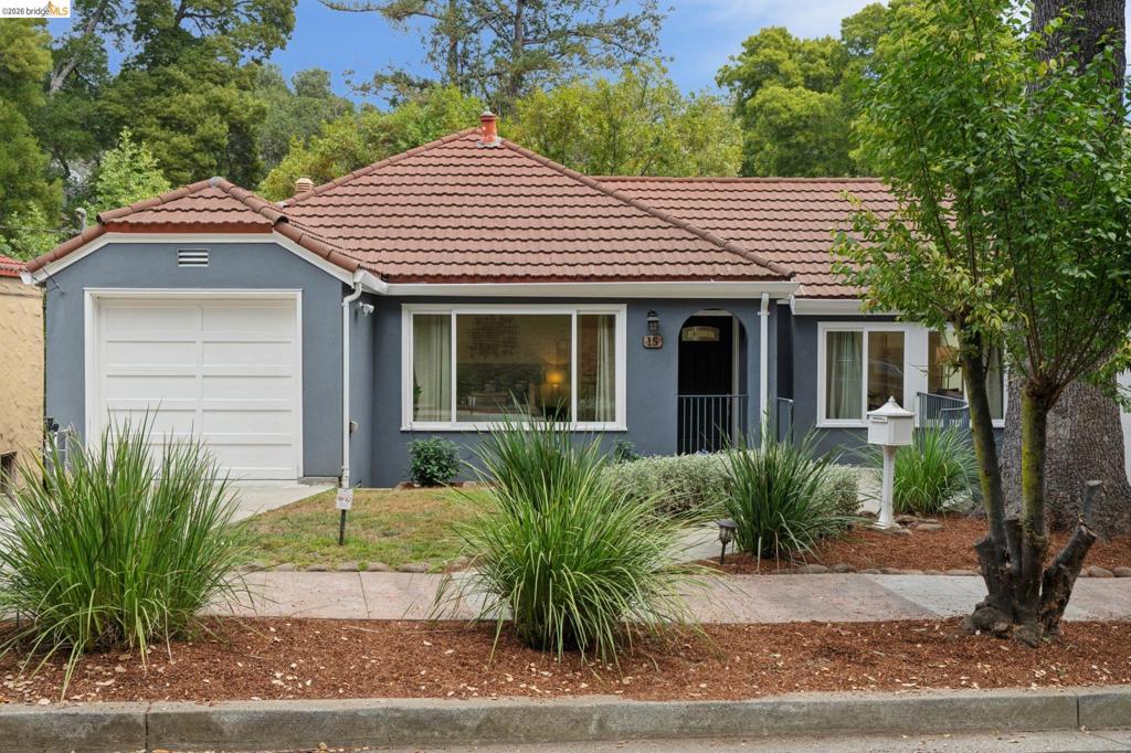 15 Edgecroft Rd
