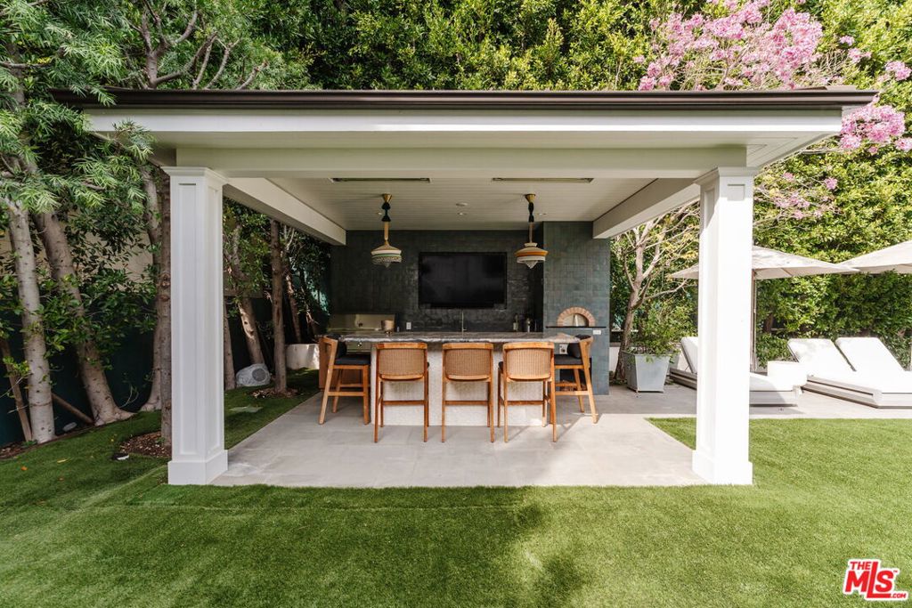 957 Corsica Drive