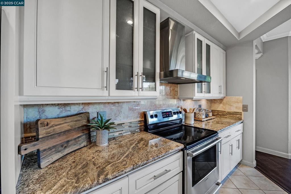 CANYON LAKES - Residential