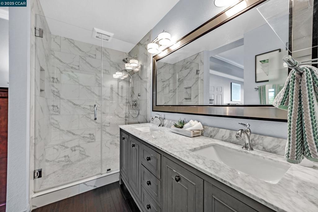 CANYON LAKES - Residential