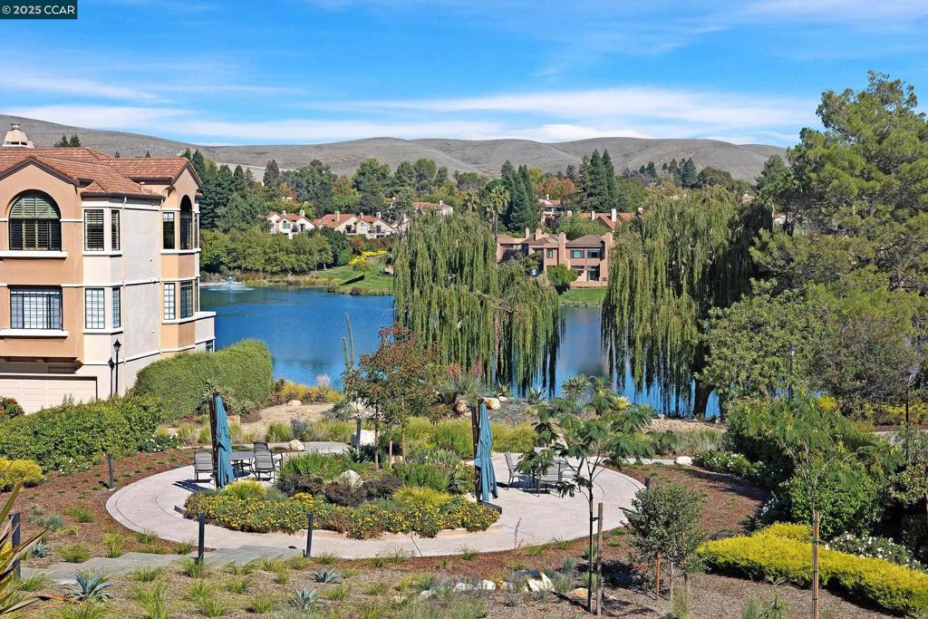 CANYON LAKES - Residential