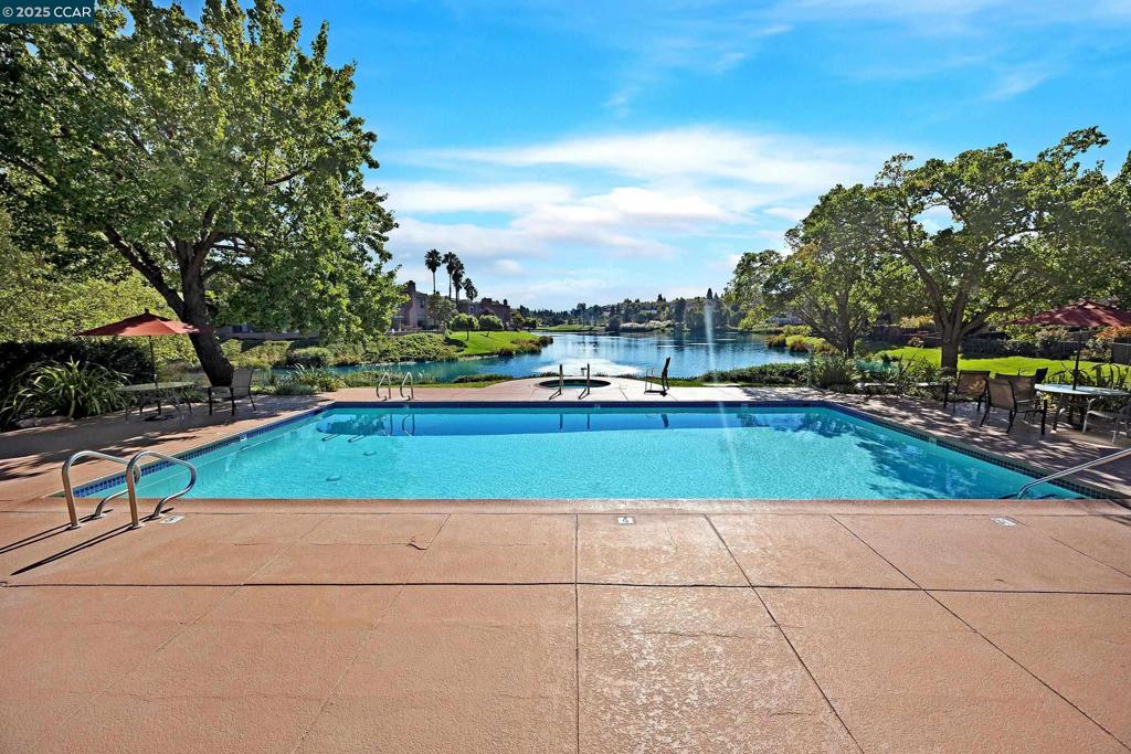 CANYON LAKES - Residential