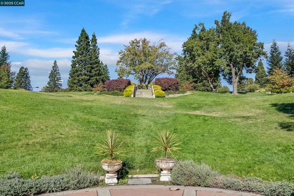 CANYON LAKES - Residential
