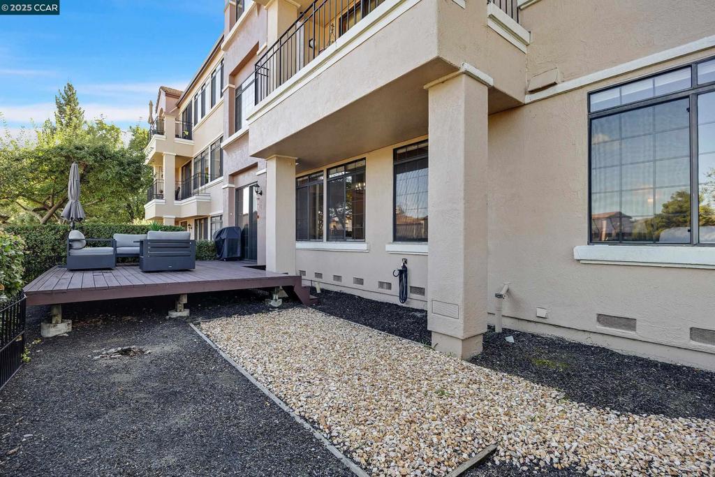 CANYON LAKES - Residential