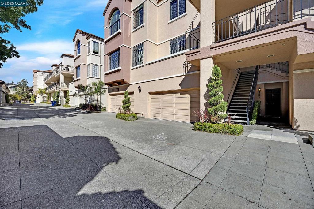 CANYON LAKES - Residential