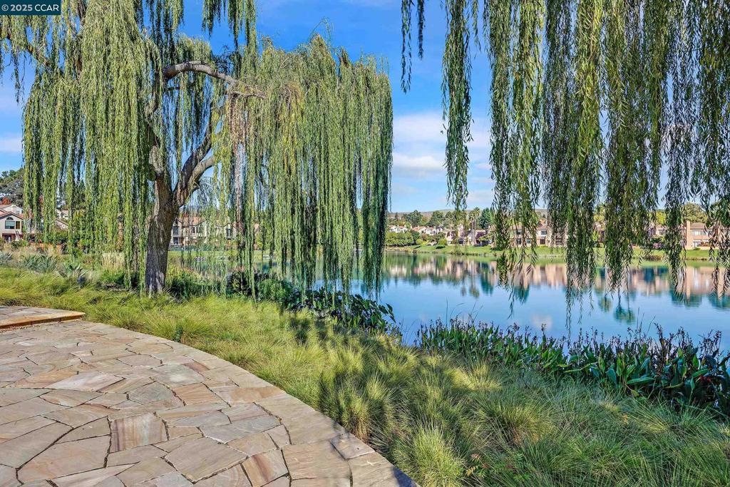 CANYON LAKES - Residential