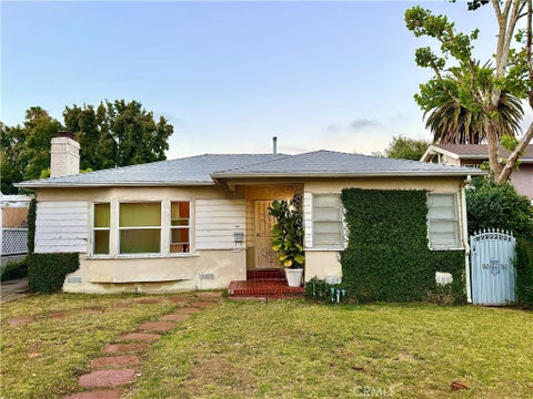 Photo of 1916 Veteran AVE, Los Angeles, CA 90025 (MLS # OC26124389)