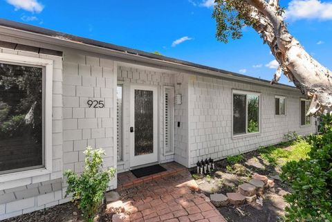 925 Moody Dr Escondido CA 92027