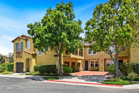 Photo of 13295 Calle Del Campo #5, San Diego, CA 92129 (MLS # 260013089SD)