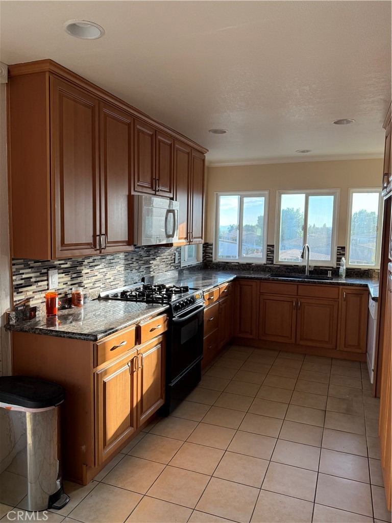 15455 Glenoaks Boulevard 226