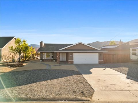Photo of 20005 Bald Mountain Dr, Tehachapi, CA 93561 (MLS # SR26072282)