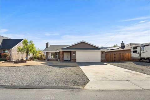 Photo of 20005 Bald Mountain Dr, Tehachapi, CA 93561 (MLS # SR26072282)