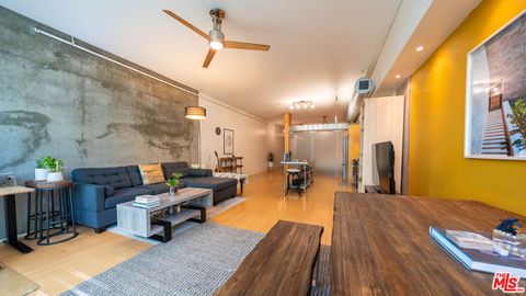 Photo of 1111 S Grand Avenue #605, Los Angeles, CA 90015 (MLS # 26802875)