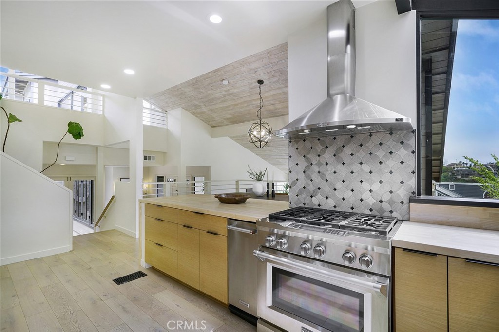 2240 Hillview Drive