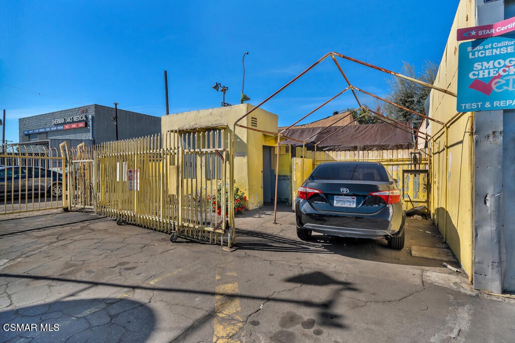 10741 San Fernando Road