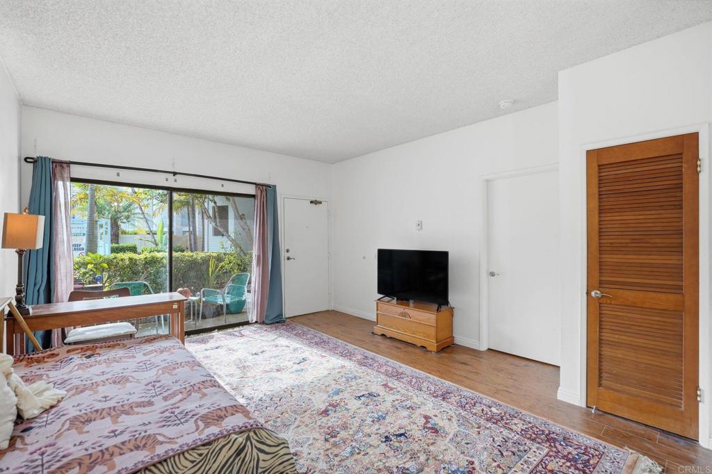 8310 Regents Road 1E