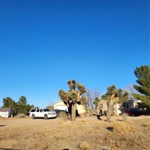 9389 Smith Road Phelan CA 92371