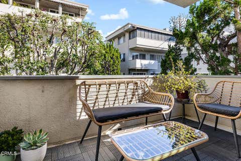 Photo of 385 S Oakland Avenue #205, Pasadena, CA 91101 (MLS # P1-25562)