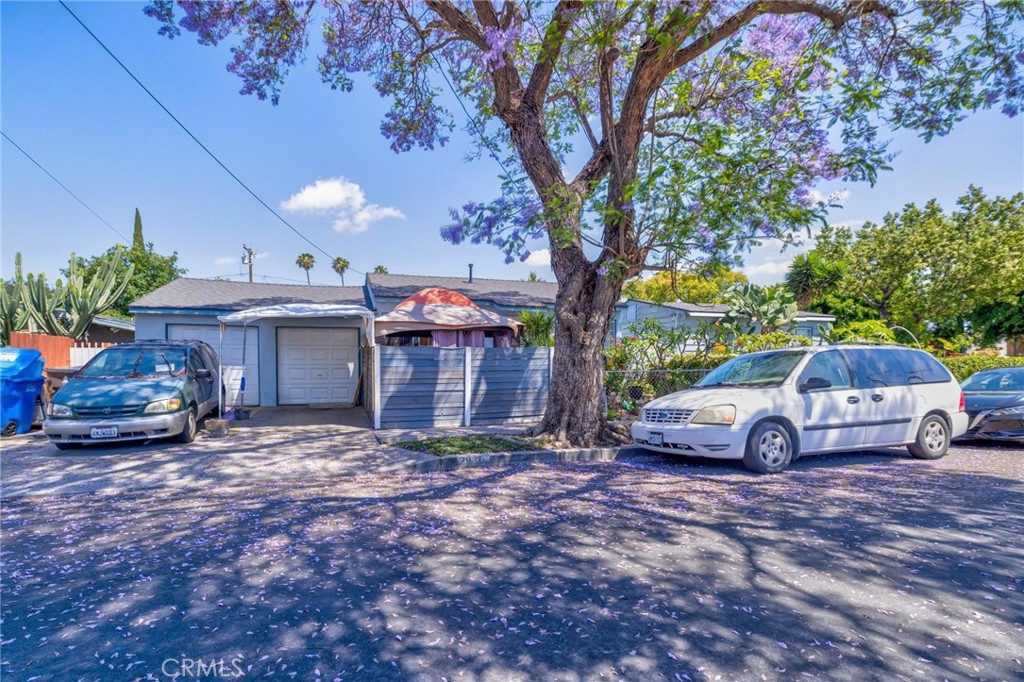 2931 E 65th