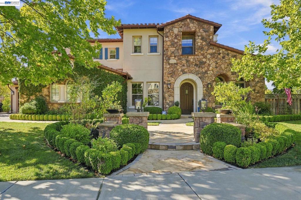 370 Golden Grass Dr